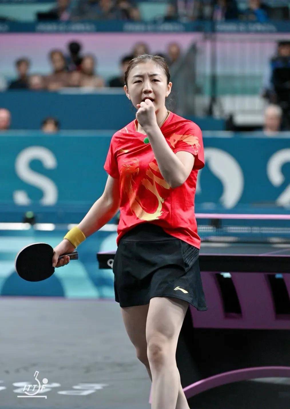 国游泳的荣 国游泳的荣